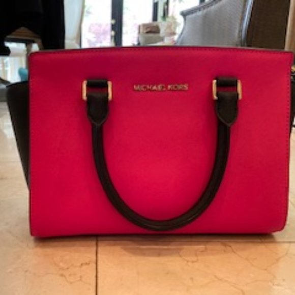 Michael Kors 35H8GLMS2L Selma Saffiano Leather Medium  Michael Kors Selma Top Zip Satchel Handbag in Pink